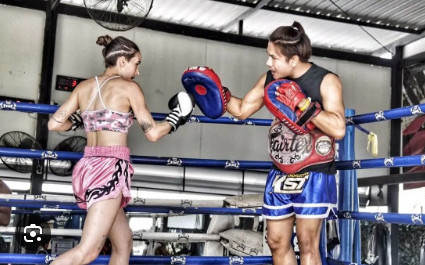 Girls training Muay Thai