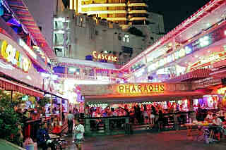 Nana Entertainment Plaza at night